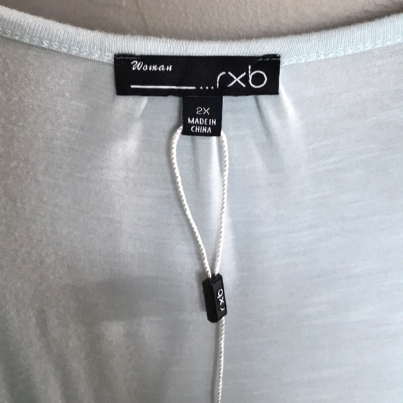 Beautiful top - Picture 3 of 6